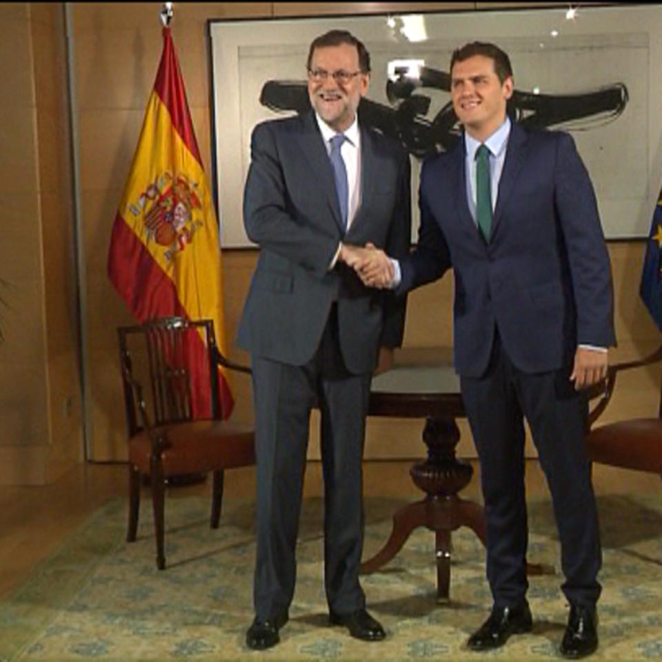 Mariano Rajoy PPko presidentea eta Albert Rivera C'sko buruzagia. Artxiboko irudia: EFE