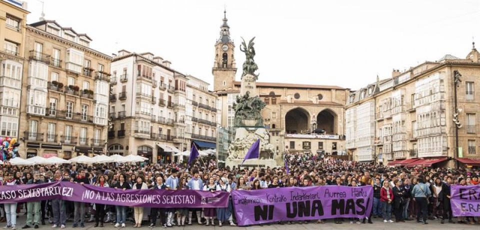 Una concentración contra la violencia machista en Vitoria-Gasteiz. EFE