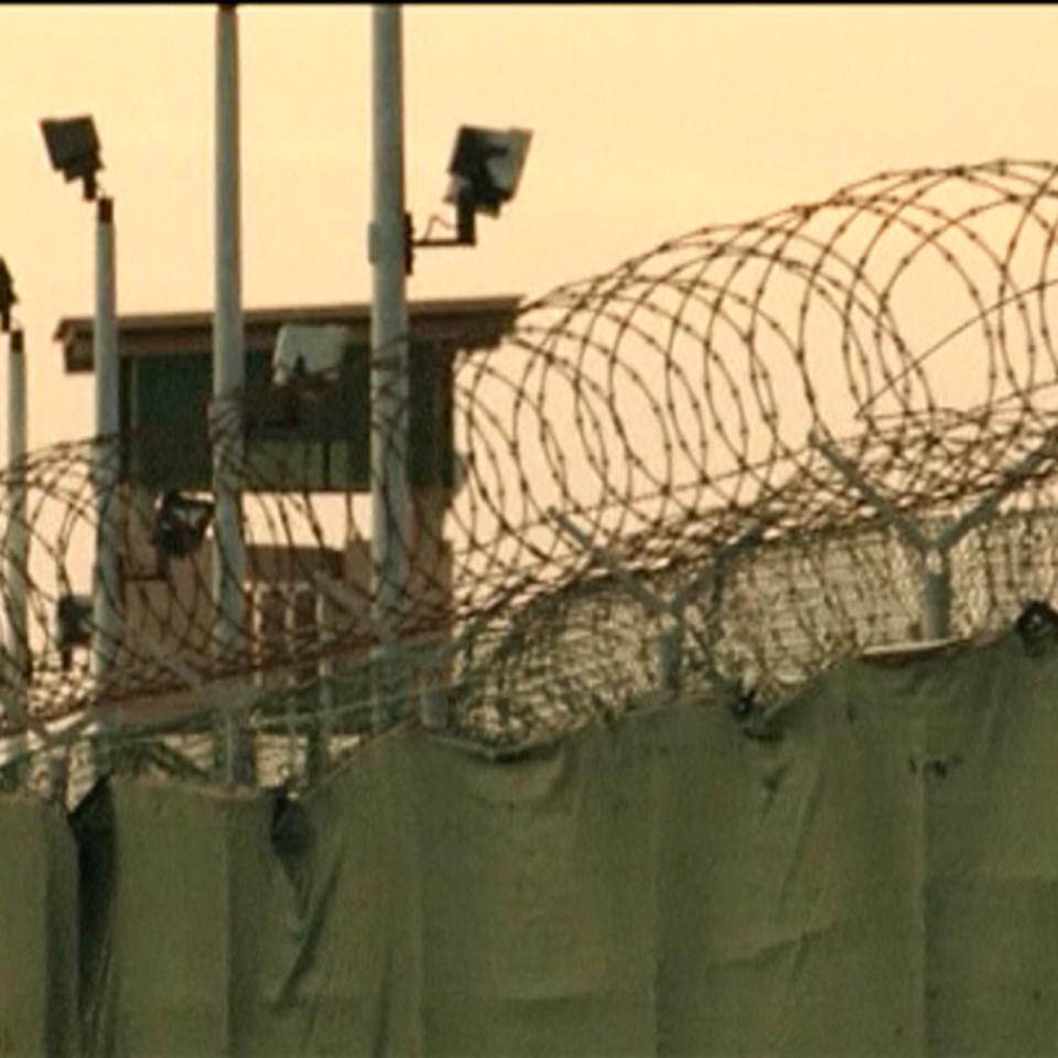 Con este traslado, quedan 61 presos internados en Guantánamo. Foto: EFE.