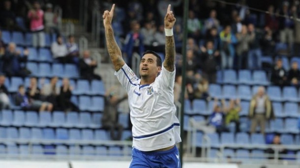 Nano celebra un gol con el Tenerife. Foto: Efe.