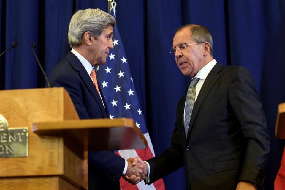 John Kerry, secretario de Estado de EEUU y Serguei Lavrov, ministro de Exteriores de Rusia. Foto EFE