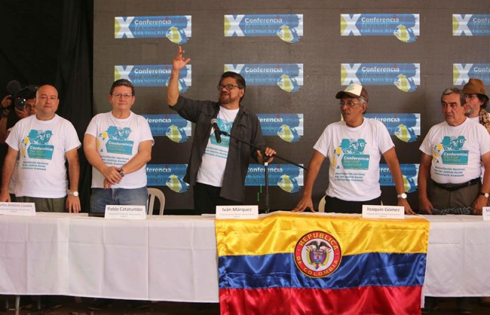 Miembros del estado mayor del secretariado de las FARC en el anuncio de hoy. Foto: EFE