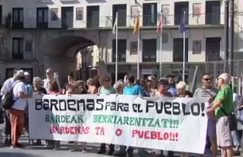Tuterako manifestazioa Bardeako tiro-zelaien aurka. Argazkia: EiTB