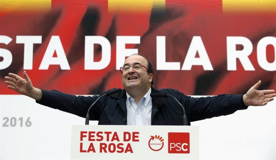 Iceta a Sánchez: 'Aguanta las presiones y líbranos de Rajoy y del PP'