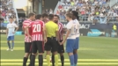 El árbitro expulsa a Balenziaga y perdona la tarjeta roja a Rosales