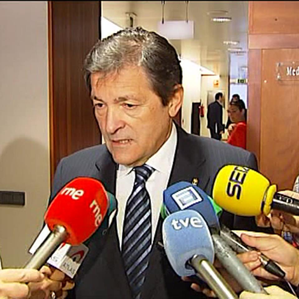 Javier Fernández, presidente de la gestora del PSOE. Foto: EFE