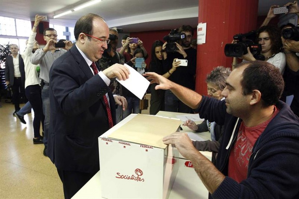 Miquel Iceta en el momento de votar. Foto: EFE