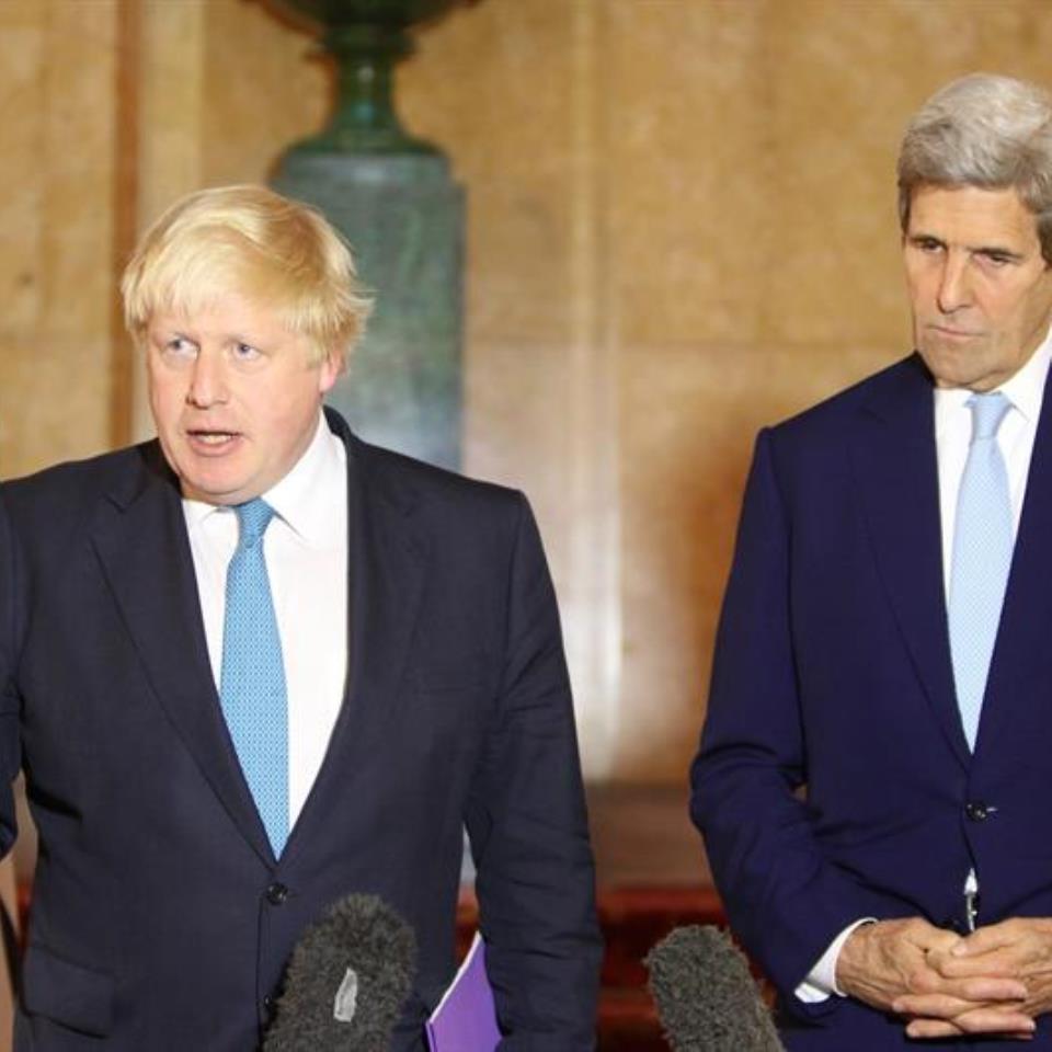 Boris Johnson y John Kerry. Foto: EFE