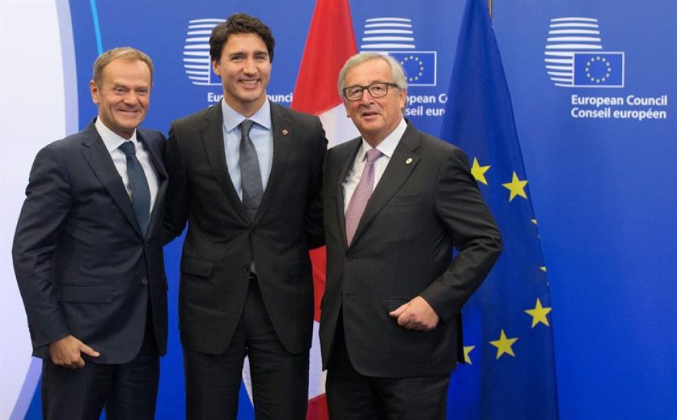 Trudeau, Juncker eta Tusk. EFE. 