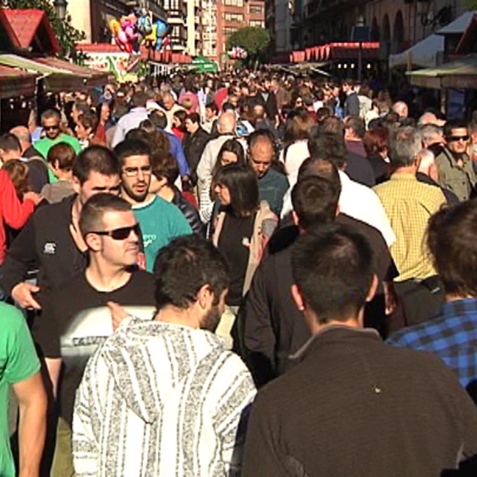 Unas 140.000 personas han acudido a la Feria del Último Lunes de Gernika.