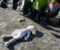 Francia inicia el desalojo de 1.500 menores de la 'jungla' de Calais