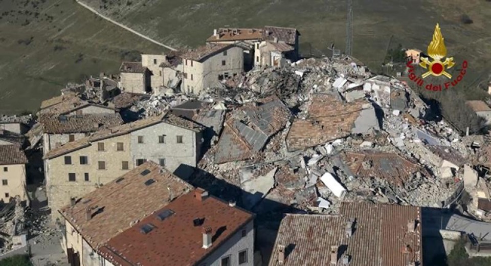 Imagen aérea de la pasada semana en Castelluccio di Norcia, en Perugia. Foto: EFE
