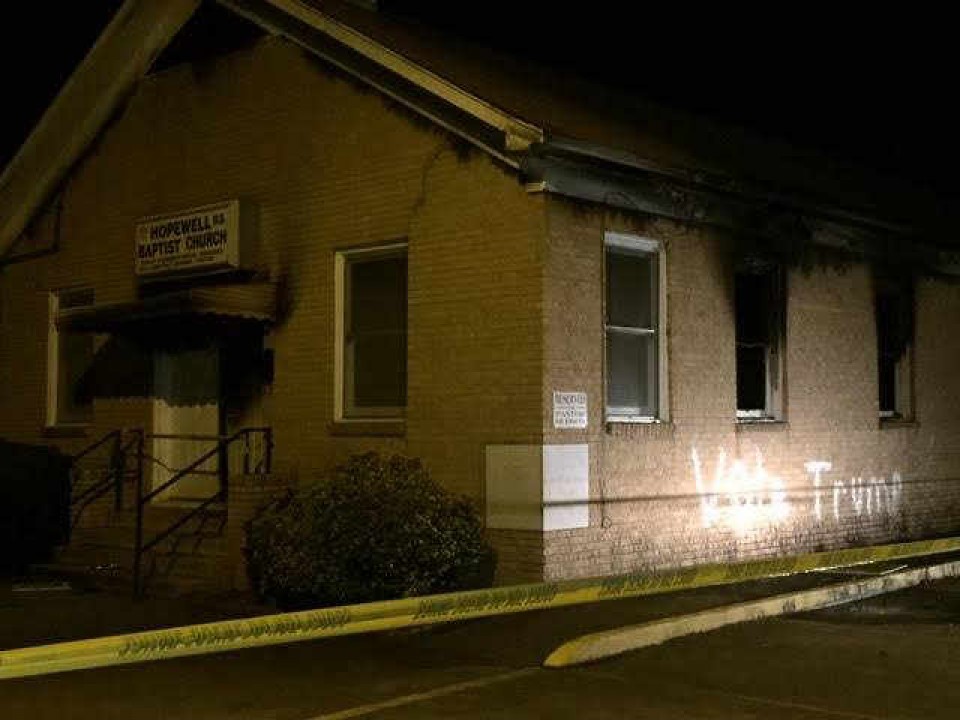 Iglesia atacada esta madrugada, en Greenville. Foto: News Mississippi