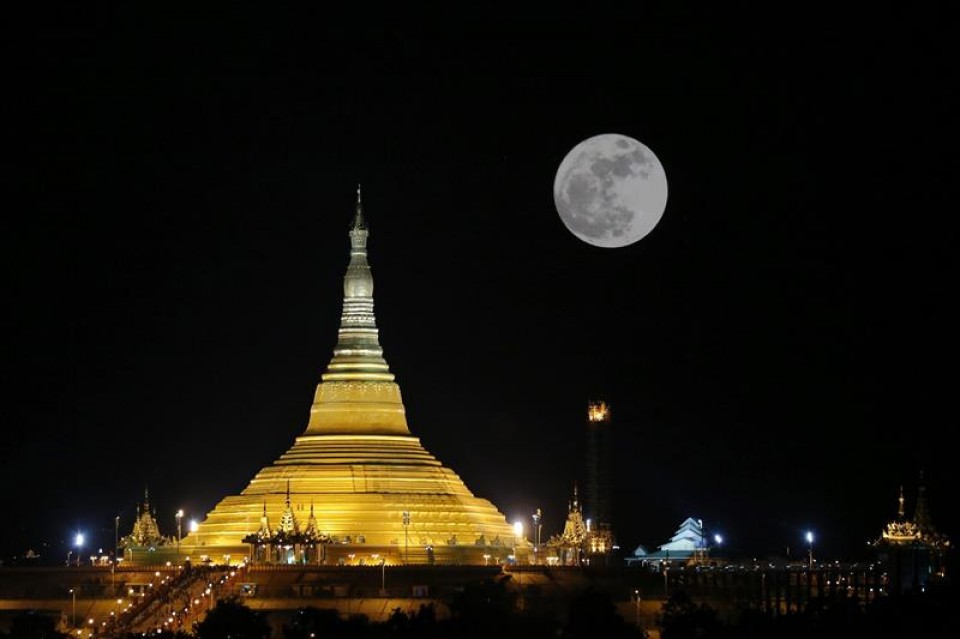 superluna Myanmar EFE