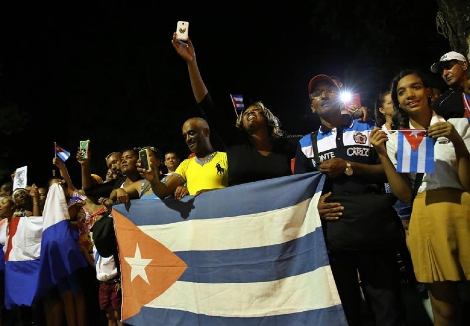 Las cenizas de Fidel Castro llegan a Santiago de Cuba