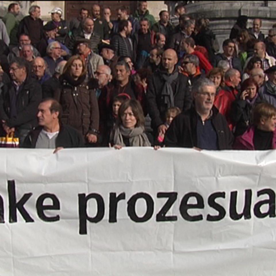 Concentraciones a favor del proceso de paz en las capitales vascas