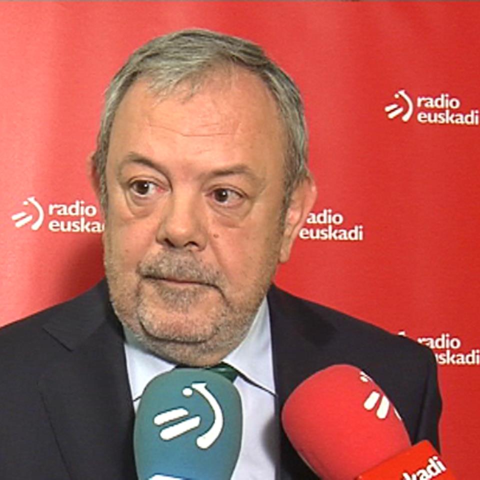 Radio Euskadin elkarrizketatu dute gaur Ogasun eta Ekonomia sailburua