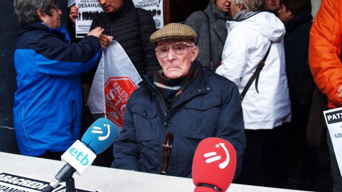 Aplazan al 15 de mayo el desahucio de un anciano en San Sebastián