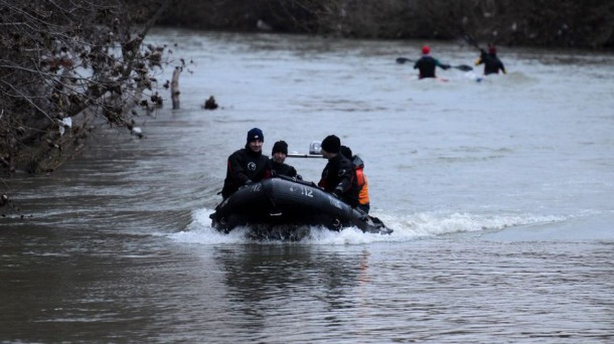 Los grupos de rescate en el río Arga. Foto: Bomberos de Navarra