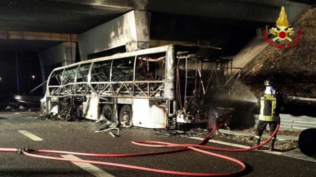 Foto del accidente de autobús en Italia. Foto: EFE