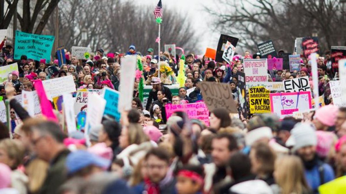 Miles de personas en la Marcha de las Mujeres contra Donald Trump. Foto: EFE