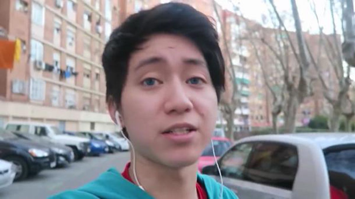 Denuncian a un youtuber por humillar a un 'sin techo' en Barcelona