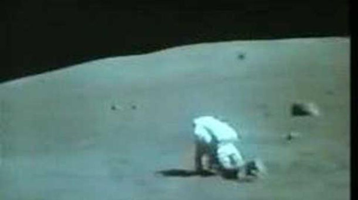 Muere Eugene Cernan, el último hombre que pisó la luna
