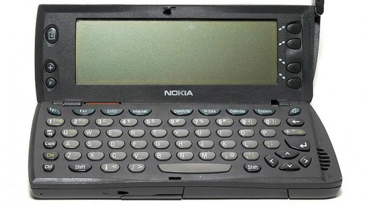 Nokiak 1996an aurkeztu zuen 9110 telefonoa. Iturria Saját Fotó