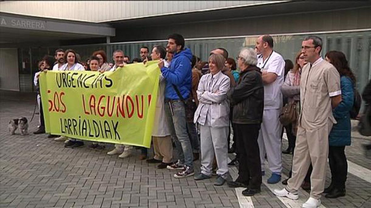 Nafarroako Ospitale Guneko Larrialdietako langileen protesta.