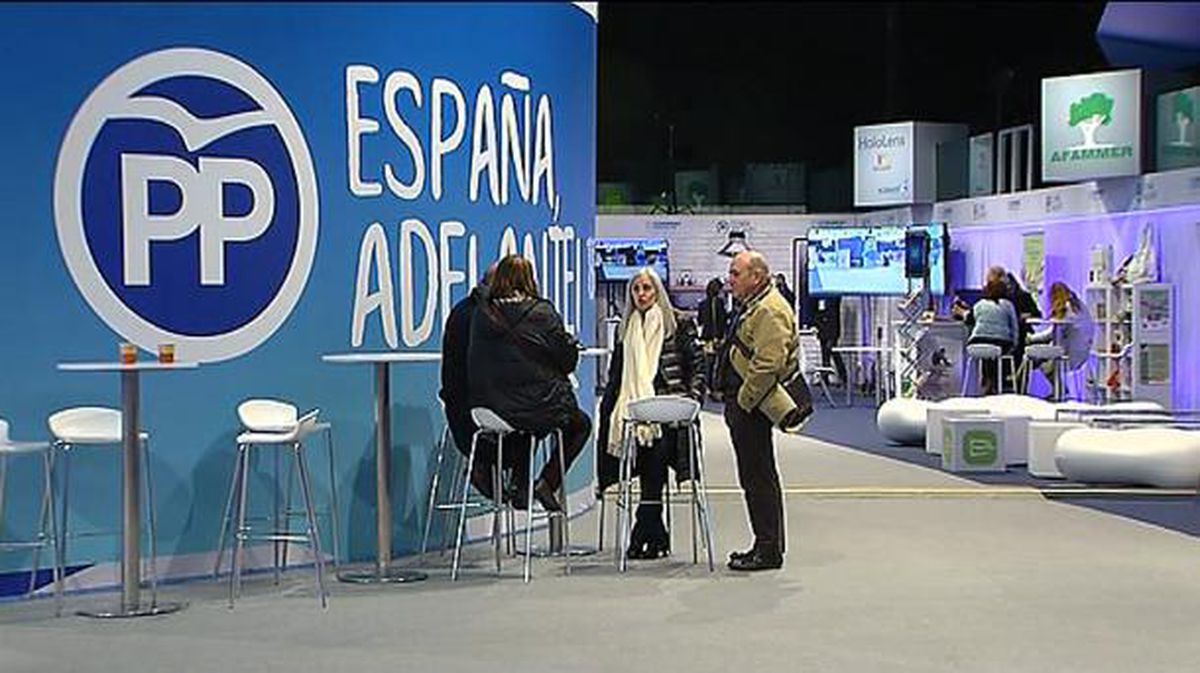 Mariano Rajoy y Dolores de Cospedal, juntos en la sede del PP de Madrid. Foto: EFE