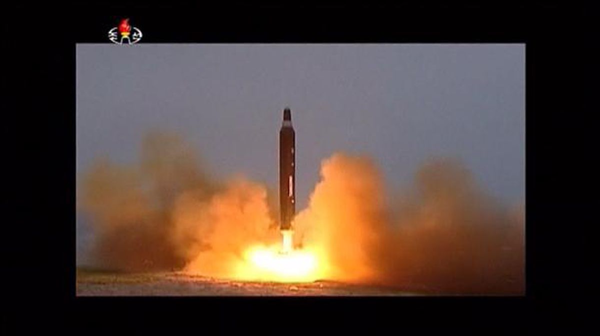 El misil de medio alcance ha caído en el Mar de Japón. Foto: EFE