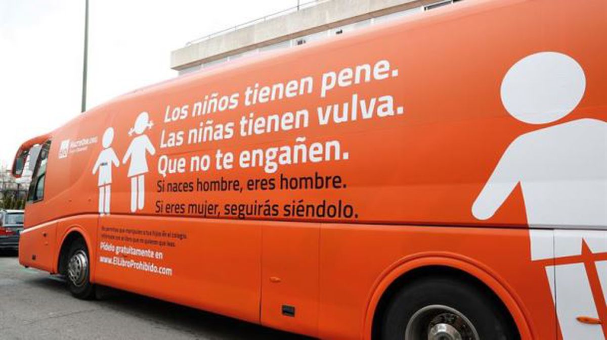 San Sebastián declara 'non grato' al autobús de HazteOír