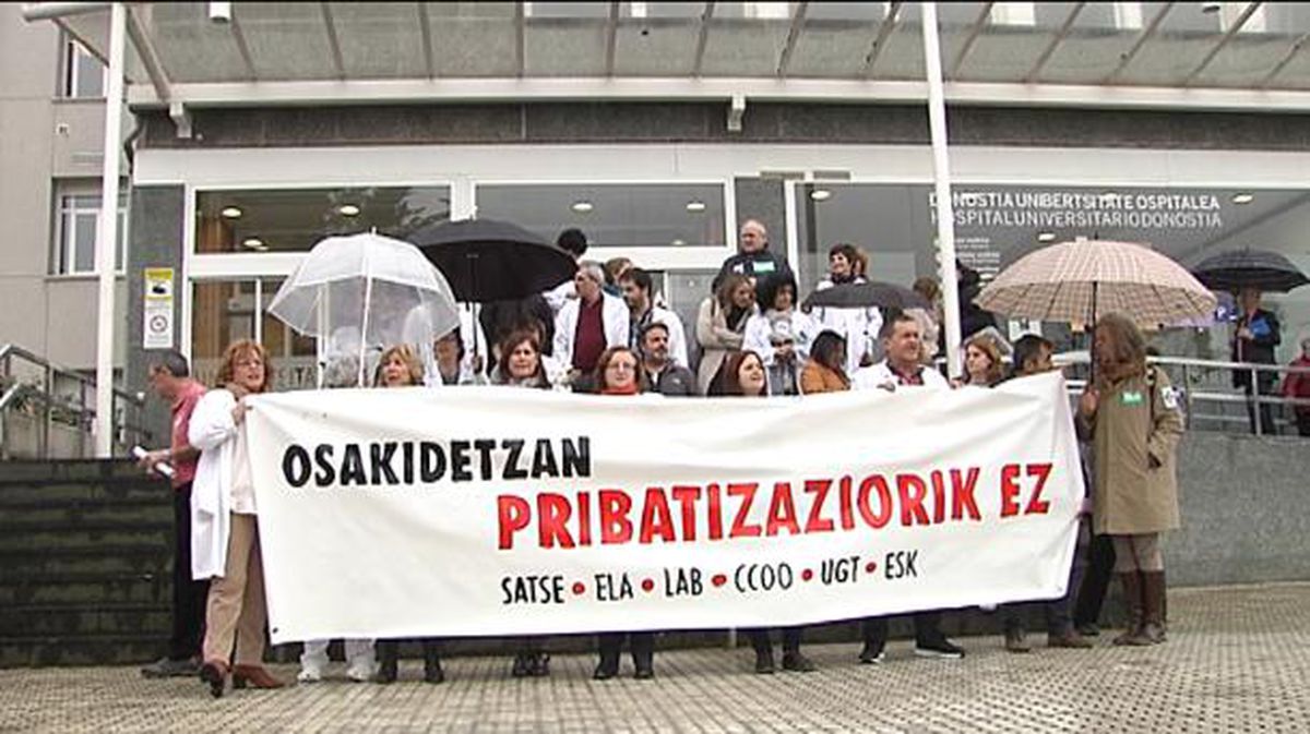 Concentración sindical en contra de la privatización de Osakidetza