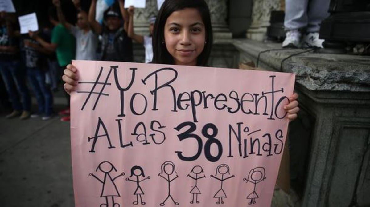 Guatemala gertatutakoa salatzeko protesta. EFE