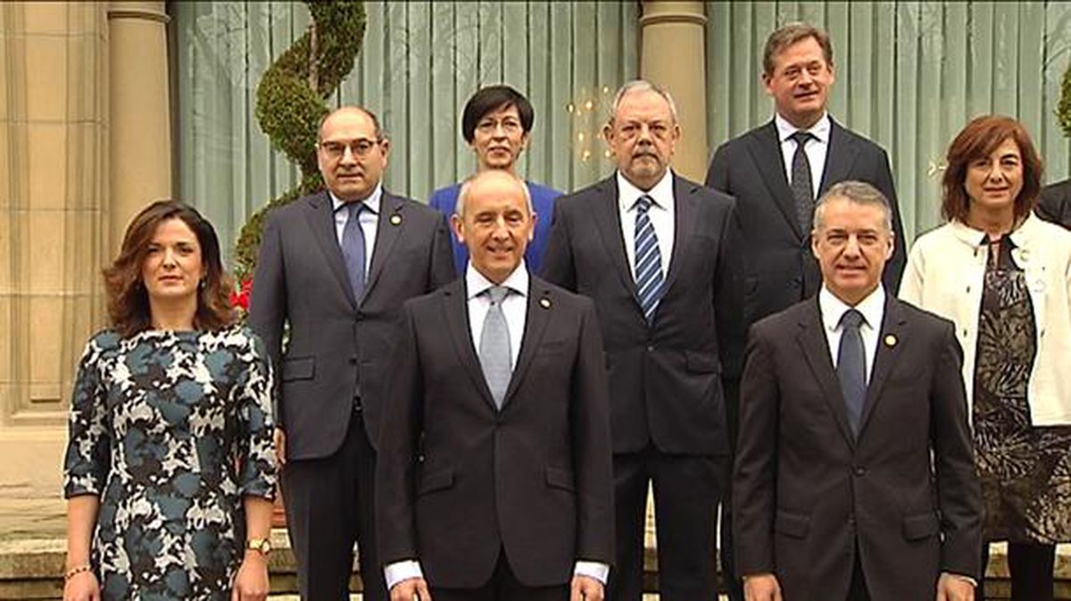 EH Bildu y PP apremian al Gobierno Vasco a elegir socio presupuestario