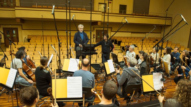 El director alemán ha visitado la sede de la orquesta. Foto: OSE. 