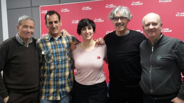 Jorge Gómez Abrisketa, Eider Saratxaga y Edu Basterra con Félix y Kike en Radio Euskadi (Foto EITB)