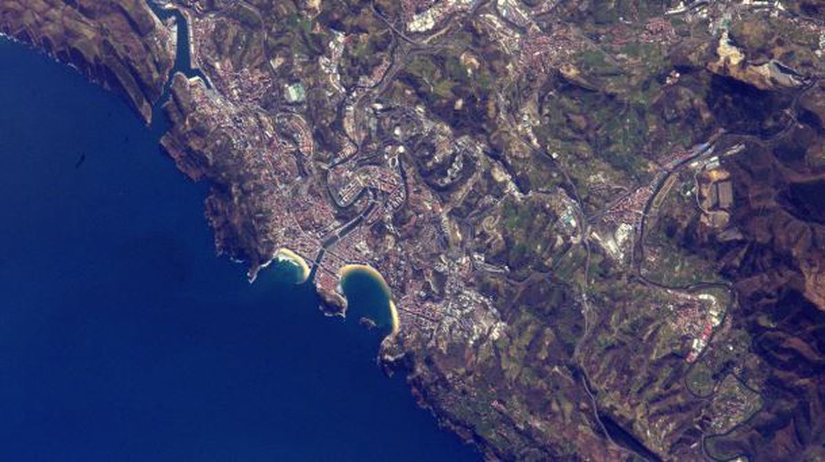 San Sebastián, desde el espacio. Foto: @Thom_astro