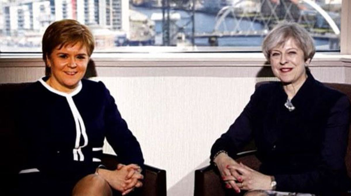 May y Sturgeon, durante la entrevista. Foto: EiTB