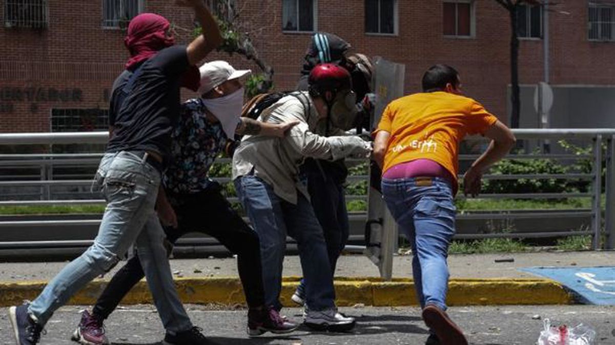 42 pertsona zauritu dira Venezuelan, Gorenaren aurkako manifestazioan