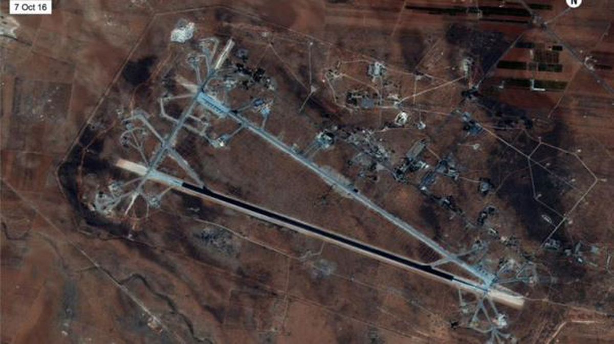 AEBk misilak jaurti ditu Siriako hegazkin base baten aurka