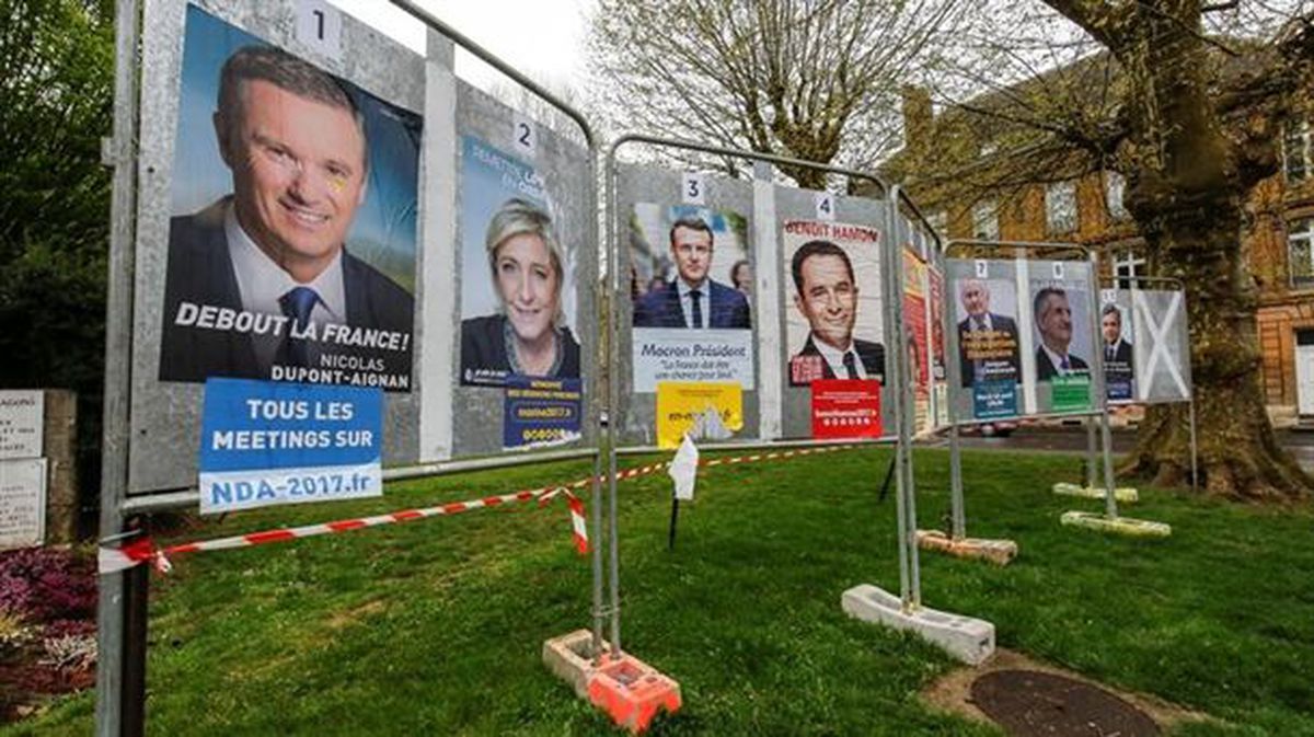 Carteles de los candidatos a las elecciones en Francia. Foto: EFE