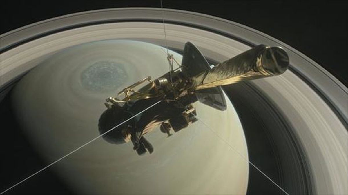 Cassini espazio-ontzia, Saturnoren inguruan. Argazkia: EFE