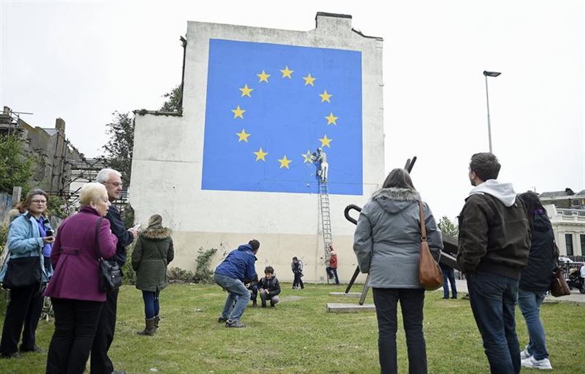 El trabajo de Banksy, en Dover. Foto: EFE
