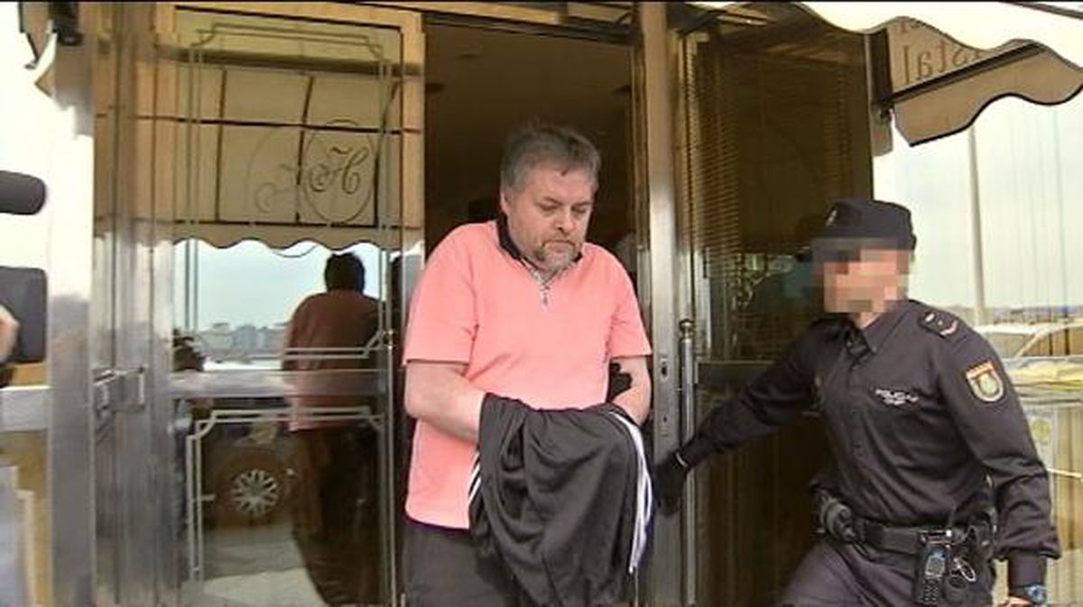 El padre se encuentra detenido en dependencias policiales. Foto: EFE