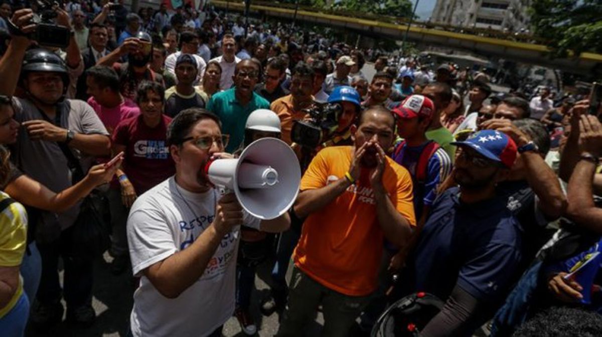 Freddy Guevara, Nicolas Maduroren Gobernuaren kontrako protesta batean. Argazkia: EFE