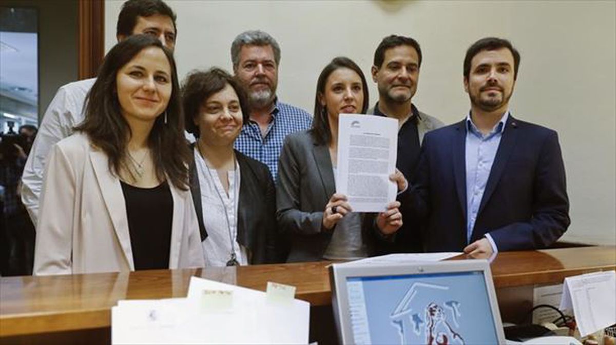 El grupo parlamentario Unidos Podemos ha presentando la moción de censura contra Rajoy. Foto: EFE