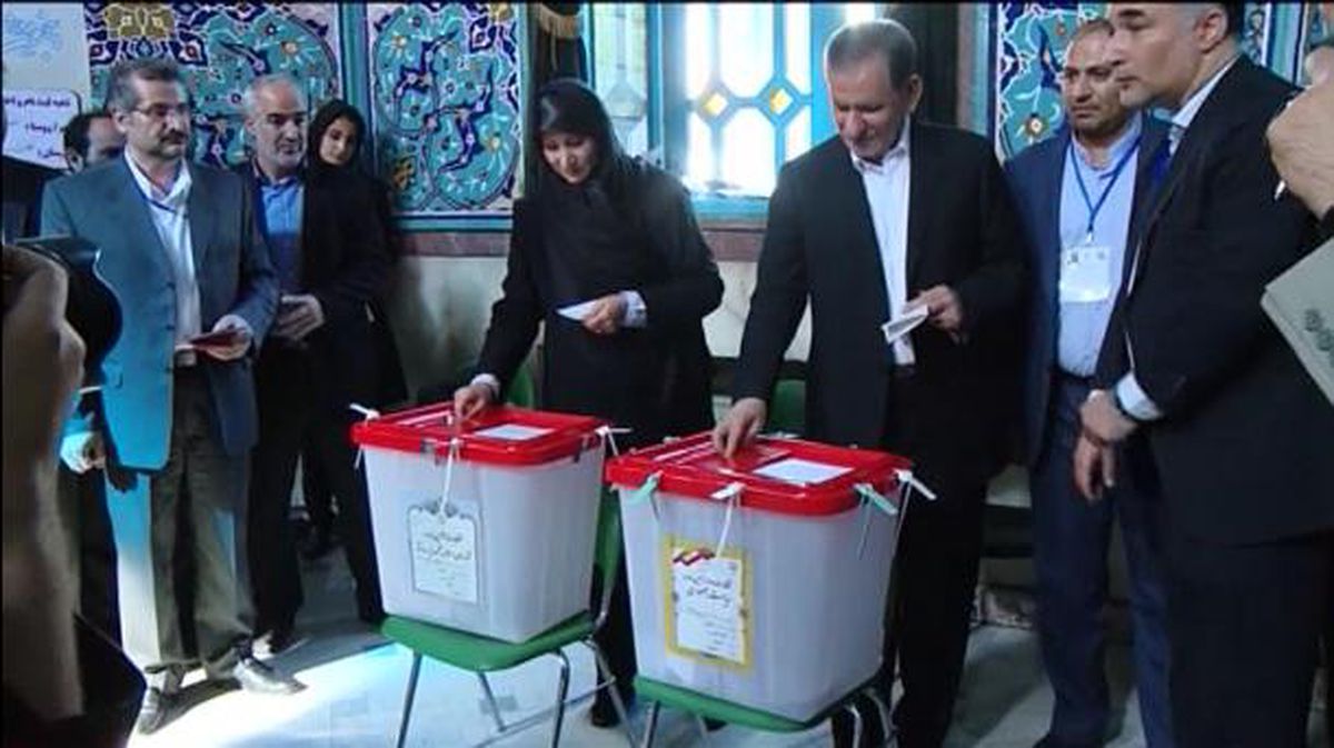 El moderado Rohani aspira a repetir mandato en Irán