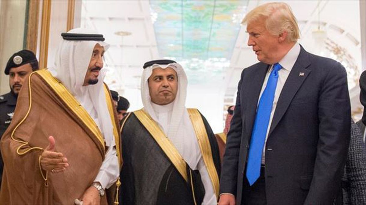 Donald Trump AEBko presidentea eta Saudi Arabiako presidentea. Argazkia: EFE