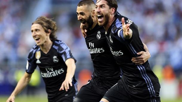 Modric, Benzema eta Sergio Ramos, gol bat ospatzen Malagan / EFE.